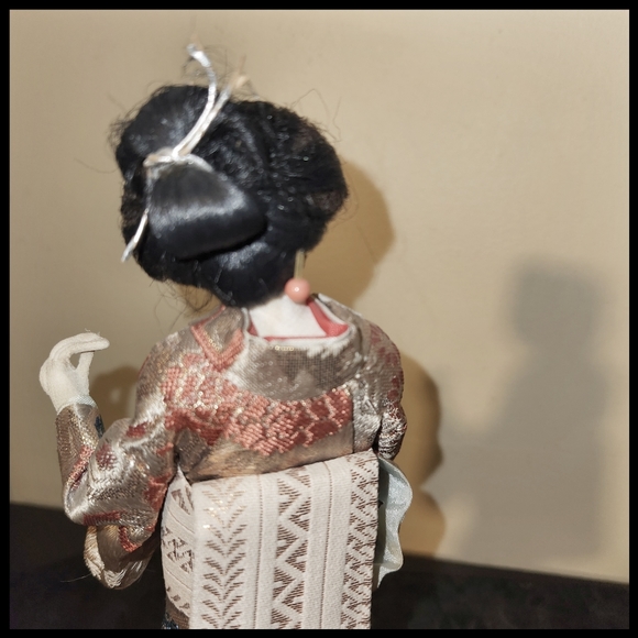 Beautiful Vintage Nishi Doll - Picture 5 of 13